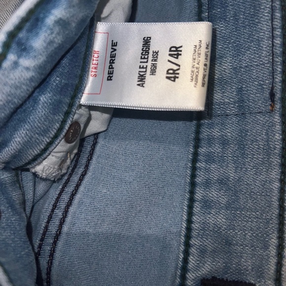 Express | Repreve | Light Wash High Rise Ankle Jeggings | Stretch | Size 4R - Picture 4 of 4